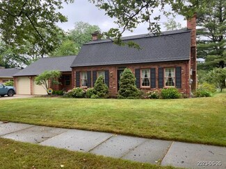 2241 Rolling Hills Dr SE, Grand Rapids, MI 49546