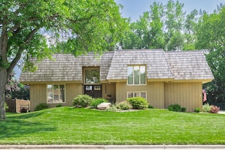 1050 Overlook Rd, Saint Paul, MN 55118