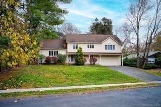66 Wynn Wood Dr, Fairfield, CT 06825
