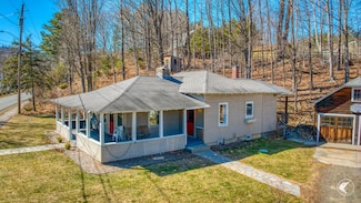 85 Water St, Elizabethtown, NY 12932