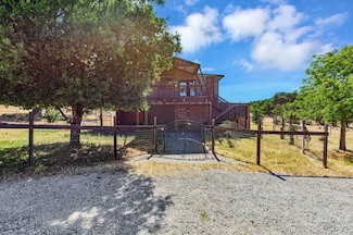 20104 Panoche Rd, Paicines, CA 95043