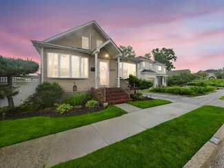 2491 Tonquin St, East Meadow, NY 11554