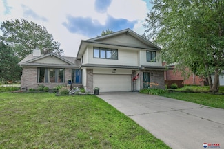 3400 Fox Hollow Cir, Lincoln, NE 68506