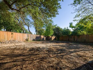 3930 Bluffview Blvd, Dallas, TX 75209