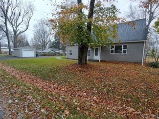 7012 Putnam Dr, Derby, NY 14047