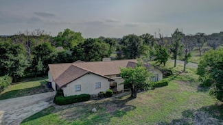 148 W East Cedar Dr, Kerrville, TX 78028