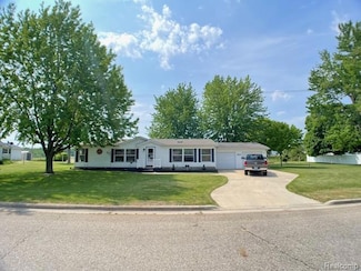 2538 Parrott St, Deckerville, MI 48427