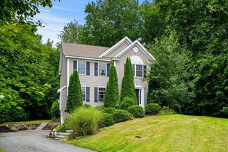 8 Boulder Ct, Raymond, NH 03077