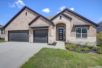 136 Mason Ln, Castroville, TX 78009