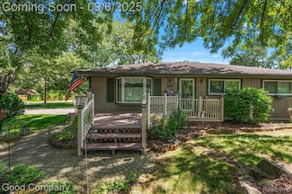 3615 Hazelton Ave, Rochester Hills, MI 48307