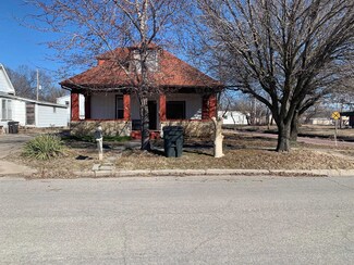 420 E 7th Ave, Winfield, KS 67156