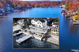 62 Ithanell Rd, Hopatcong, NJ 07843