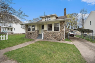 703 E Broadway St, Three Rivers, MI 49093