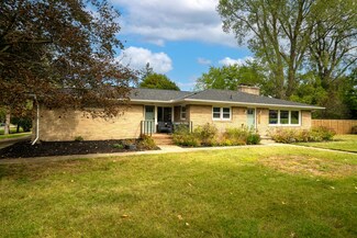 3125 Leonard St NW, Grand Rapids, MI 49504
