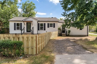 2104 Knoxville St, Fort Smith, AR 72901