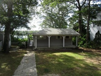 38 Lake Shore Dr N, East Falmouth, MA 02536