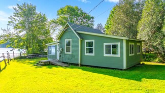 39 Stafford Cir, Newcastle, ME 04553