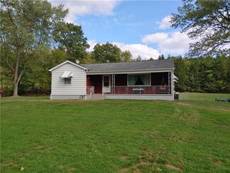 4800 Howes Run Rd, Tarentum, PA 15084