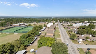 5841 Shadydell Dr, Fort Worth, TX 76135