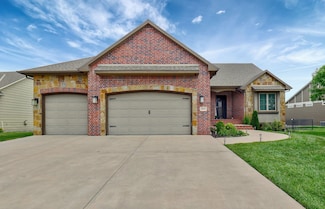 4820 N Indian Oak St, Bel Aire, KS 67226