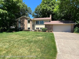 7165 Rock Bridge Rd, Grand Ledge, MI 48837