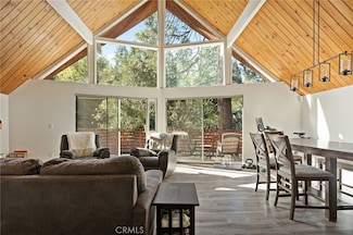 316 Pioneer Rd, Lake Arrowhead, CA 92352