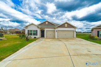 14357 Leadenhall Ln, Athens, AL 35613