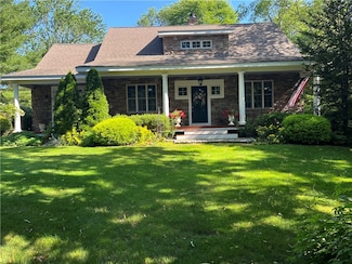 93 Kickemuit Ave, Bristol, RI 02809