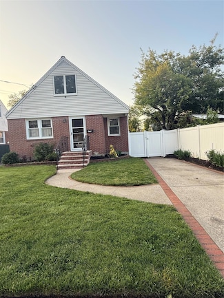 278 Lexington Ave, West Hempstead, NY 11552