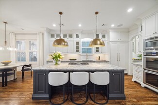 1144 Nicholson St, Houston, TX 77008