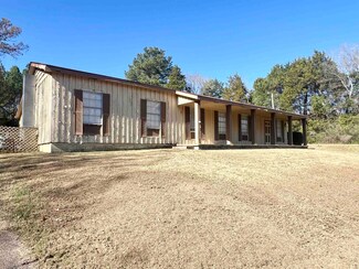 405 S Maple St, Adamsville, TN 38310