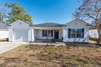 819 Kristen Ln, Hahira, GA 31632