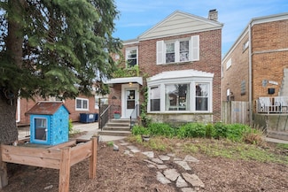 2815 W Jarvis Ave, Chicago, IL 60645