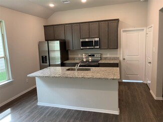 8700 Sassafras St, Willis, TX 77318