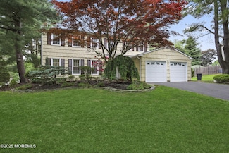5 Pembroke Ct, Marlboro, NJ 07746