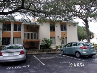707 99th Ave N Unit 204, Saint Petersburg, FL 33702
