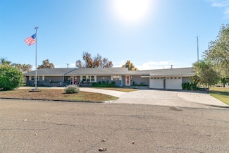 1107 E 8th St, Cushing, OK 74023