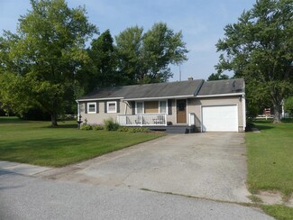 914 Dogwood St SW, Demotte, IN 46310