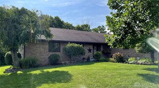 1052 Woods View Ct, Miamisburg, OH 45342
