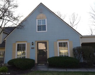 1722 Stone Creek Ln, Twinsburg, OH 44087