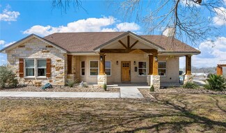 155 Hilltop Cir, Mathis, TX 78368