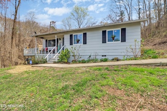 3225 W Wolf Valley Rd, Clinton, TN 37716