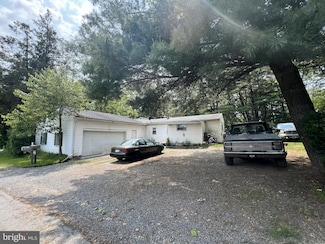 4 Degler Ln, Bethel, PA 19507