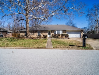 921 S 21st St, Rogers, AR 72758