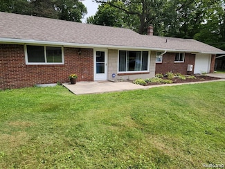 2479 Emerson Ave, Bloomfield Hills, MI 48302