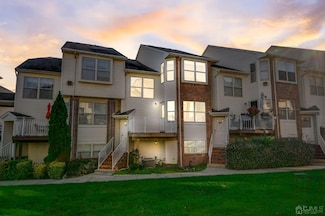 726 Harbortown Blvd, Perth Amboy, NJ 08861