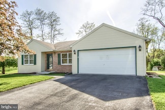 41 Pine Ridge Ct, Enola, PA 17025