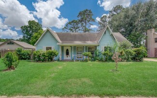 2915 Quailwood St, Houston, TX 77014