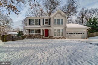 8103 Oak Hollow Ct, Fairfax Station, VA 22039