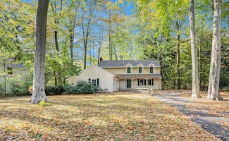 316 Stone Harbor Rd, Holland, MI 49424